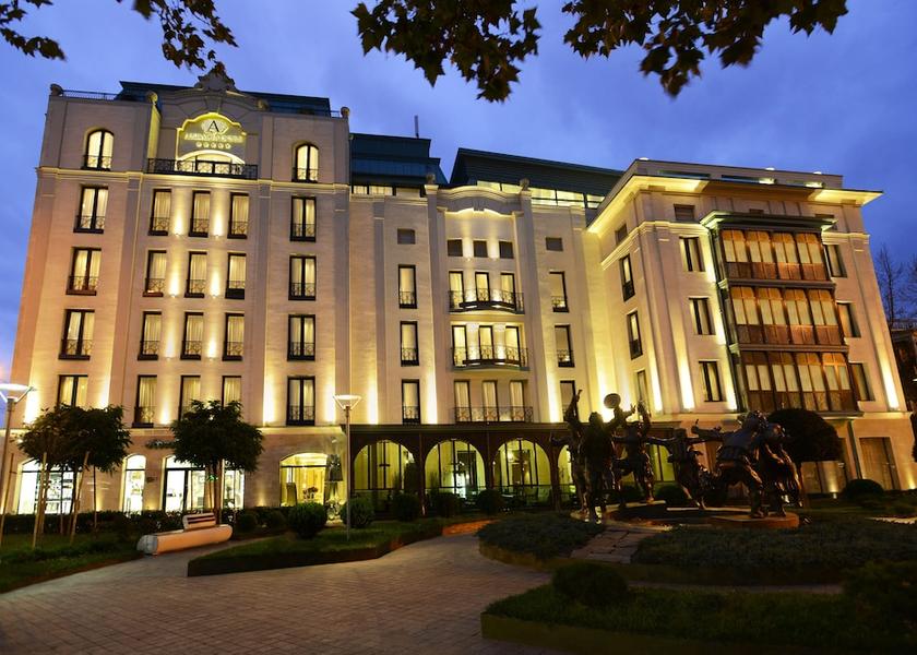  Tbilisi Exterior