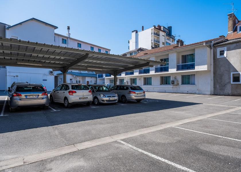 Nouvelle-Aquitaine Pau Parking
