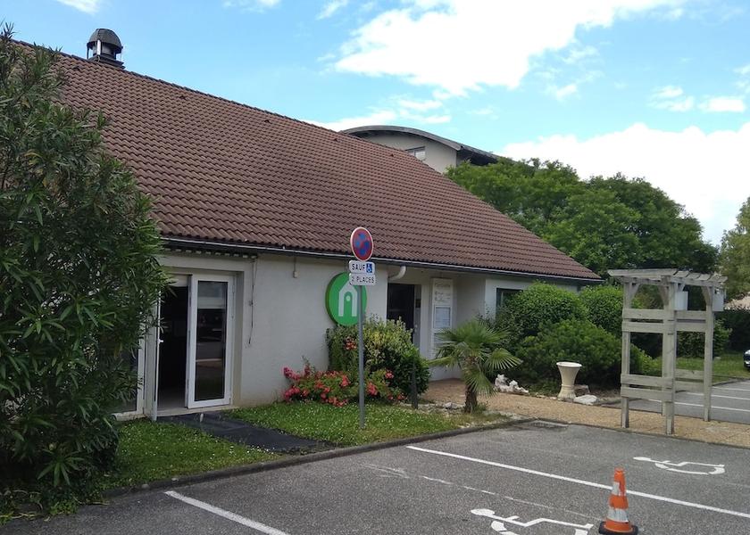 Auvergne-Rhone-Alpes Seyssins Facade