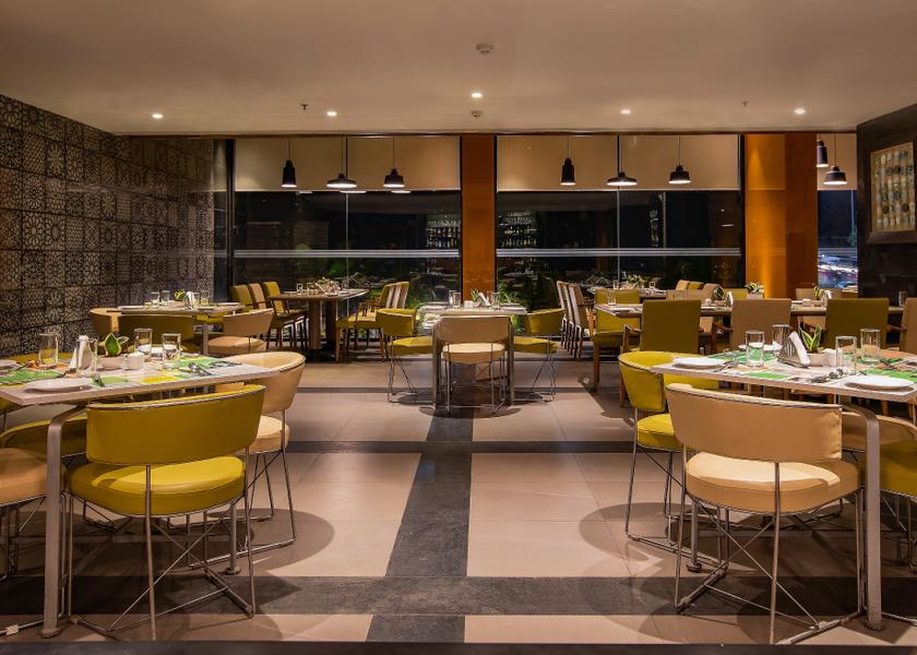 Maharashtra Pune Food & Dining