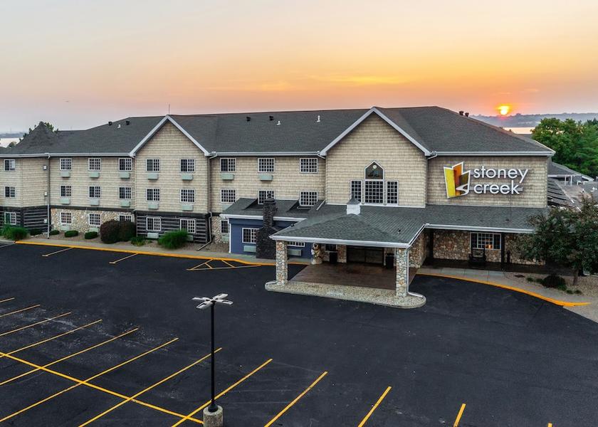 Illinois East Peoria Exterior Detail