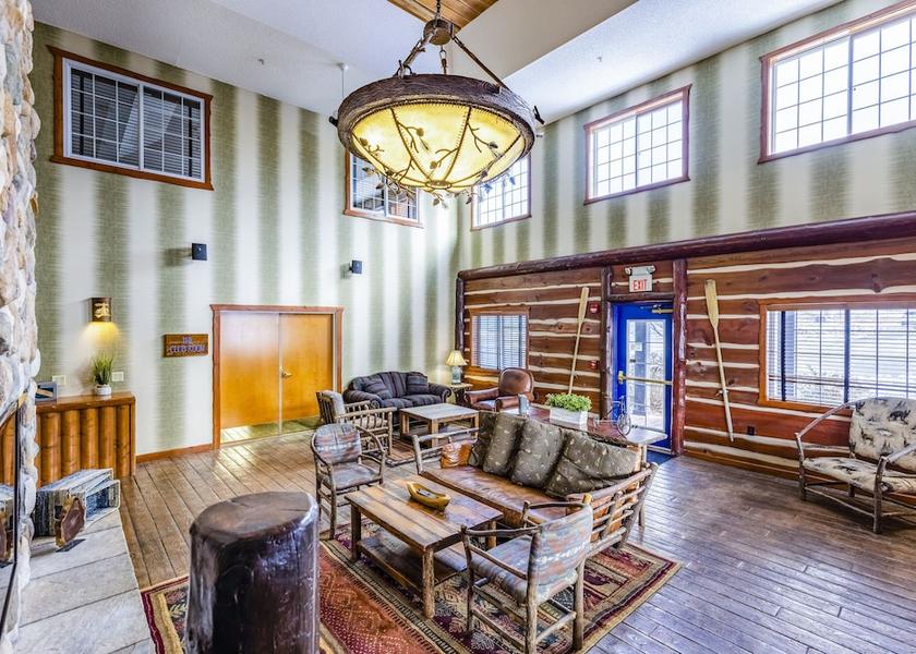 Illinois East Peoria Lobby