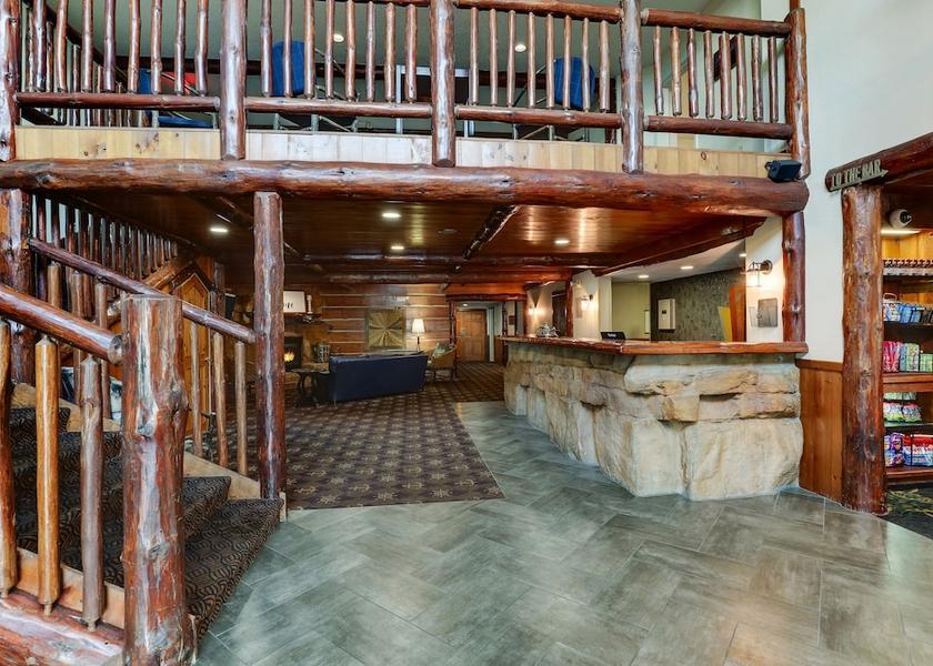 Illinois East Peoria Lobby