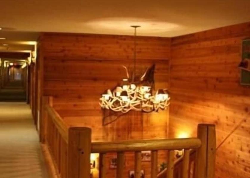 Wisconsin Siren Interior Entrance