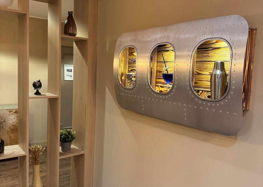 Provence - Alpes - Cote d'Azur Vitrolles Bar (on property)