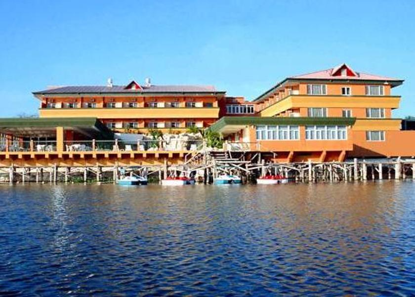 Petén Flores Hotel Exterior