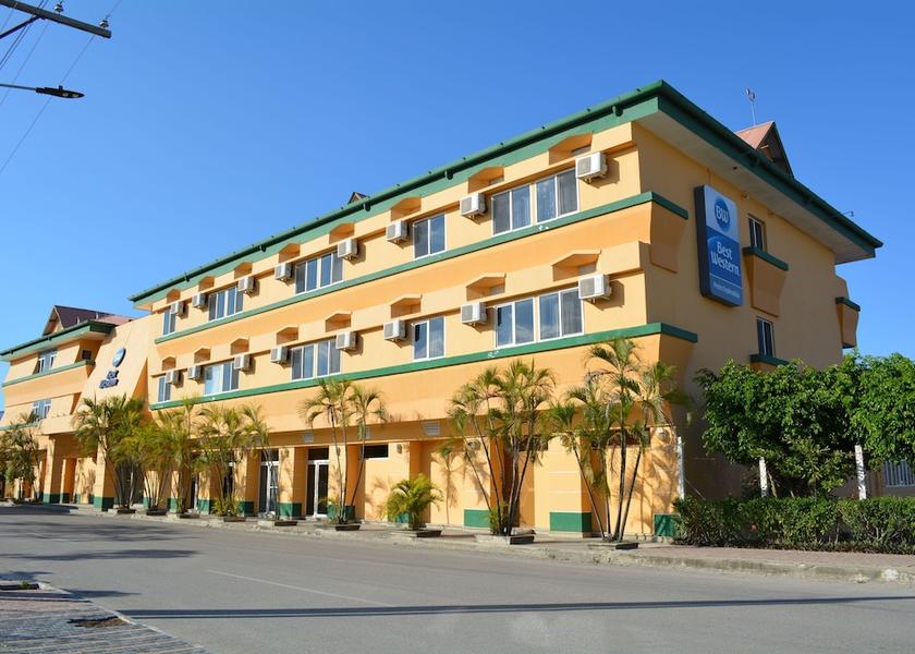 Petén Flores Front of property