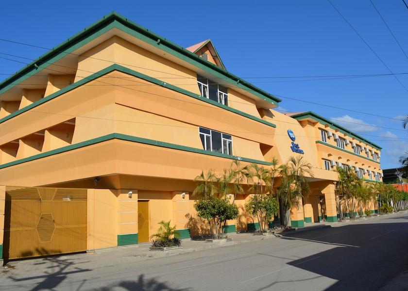 Petén Flores Front of property