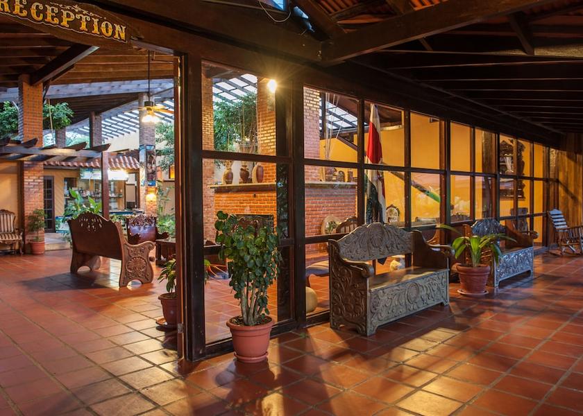 Alajuela La Fortuna Interior Entrance