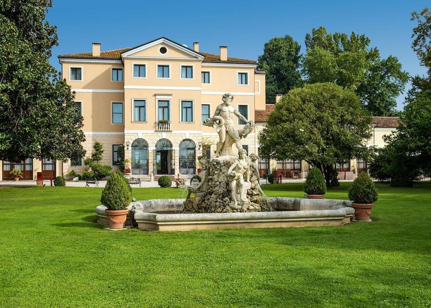 Veneto Gazzo Exterior Detail
