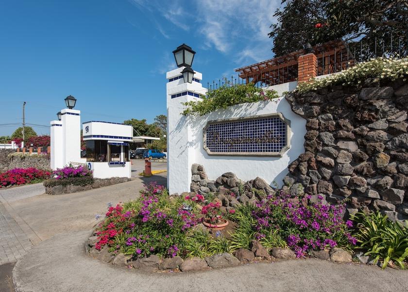 Alajuela Santo Domingo Porch