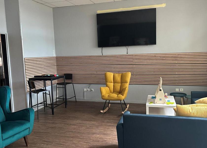 Ile-de-France Torcy shared lounge/tv area