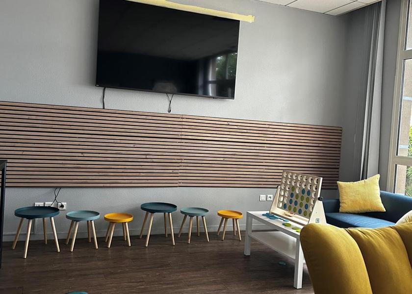 Ile-de-France Torcy shared lounge/tv area