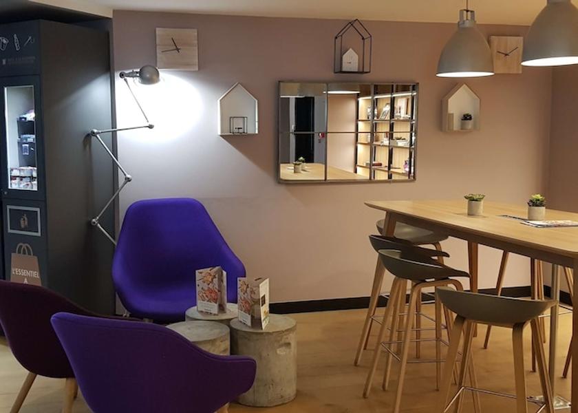 Ile-de-France Torcy Bar (on property)