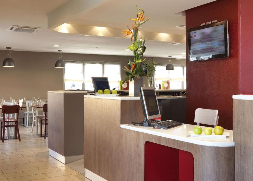 Ile-de-France Brie-Comte-Robert lobby