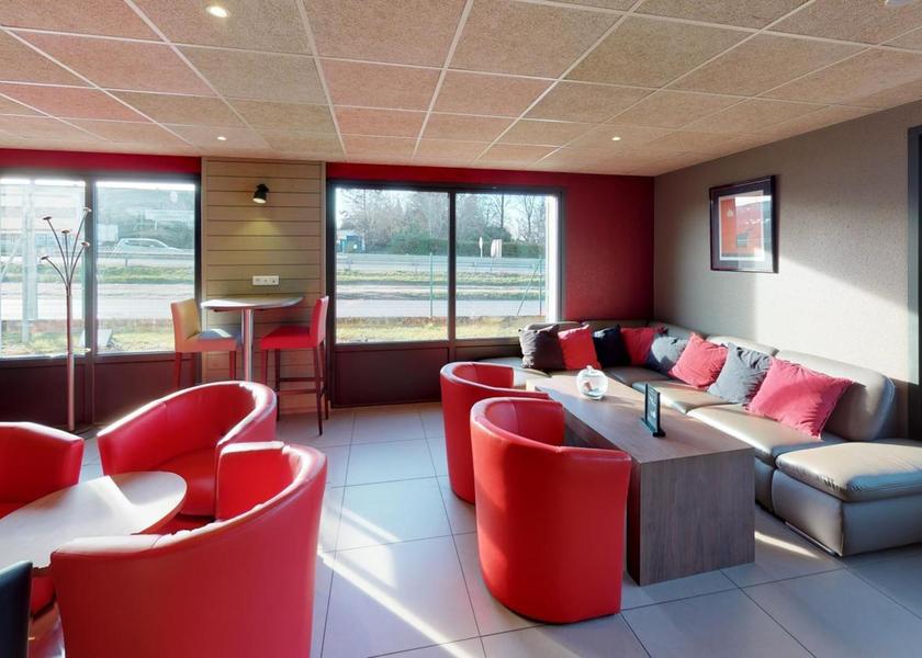 Île-de-France Nanteuil-les-Meaux shared lounge/tv area
