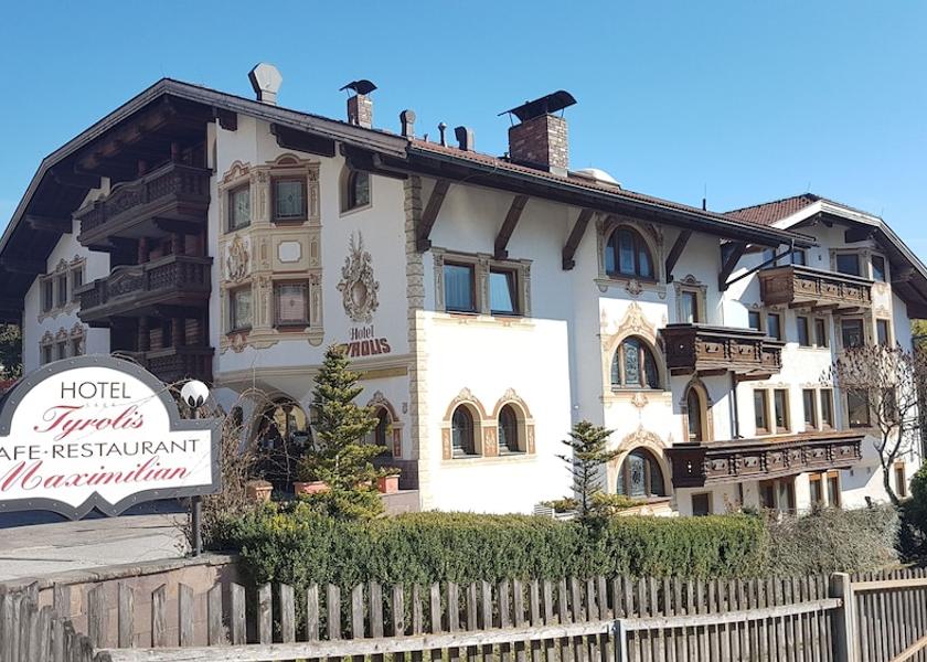 Tyrol Zirl Front of property