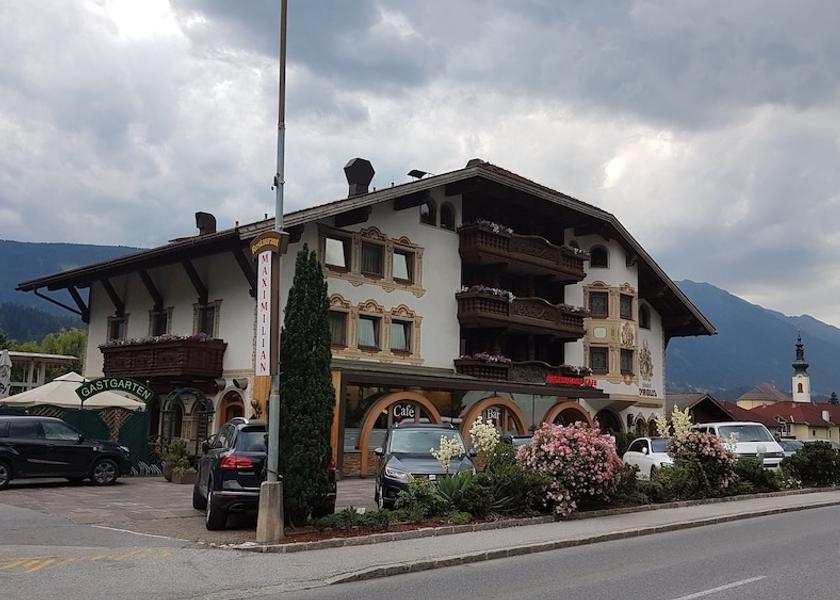 Tyrol Zirl Parking