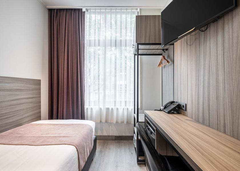 South Holland Rotterdam Room