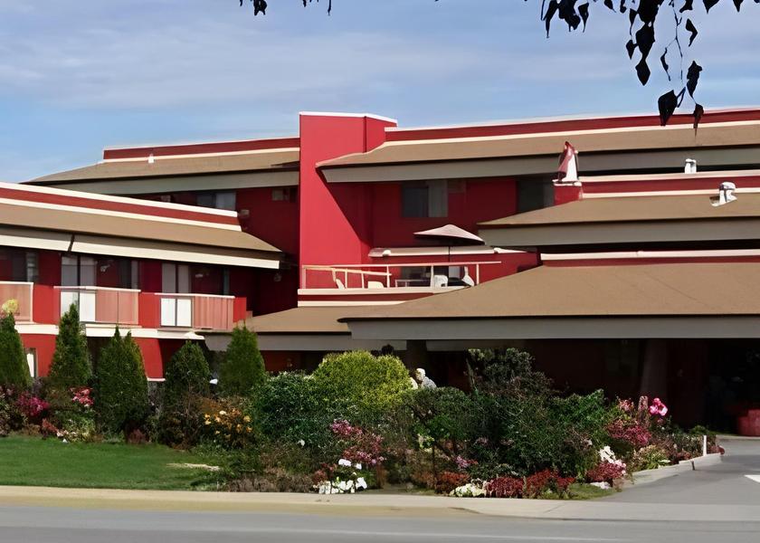 British Columbia Kelowna Hotel Exterior
