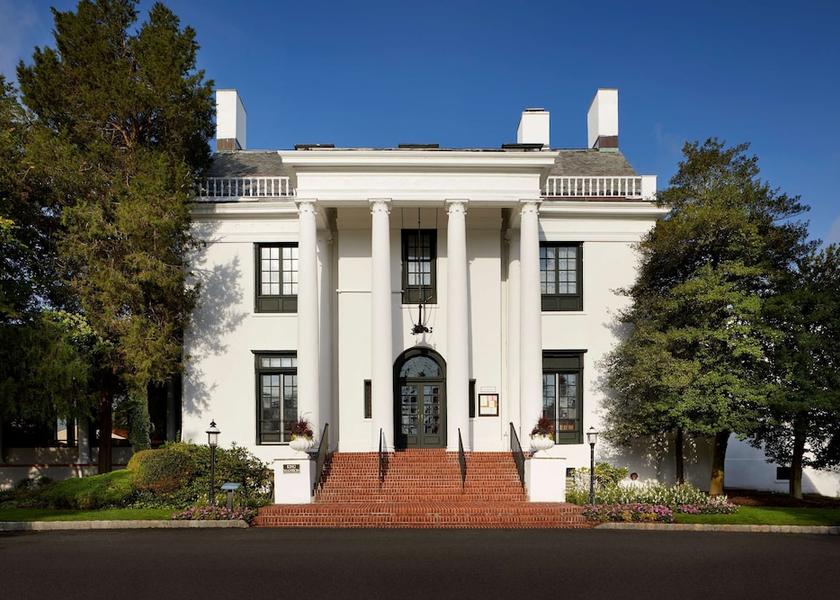 New York Tarrytown Exterior Detail