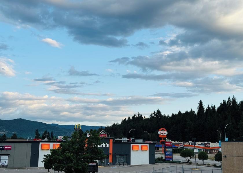 British Columbia Castlegar Room