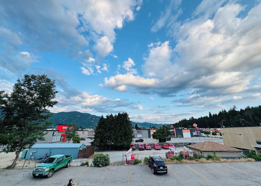 British Columbia Castlegar Room