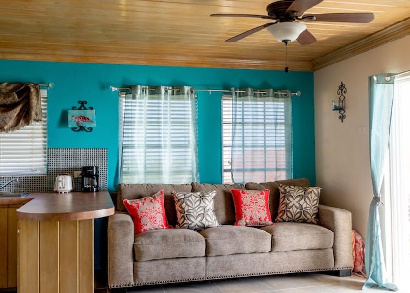 Long Island Clarence Town Kitchenette