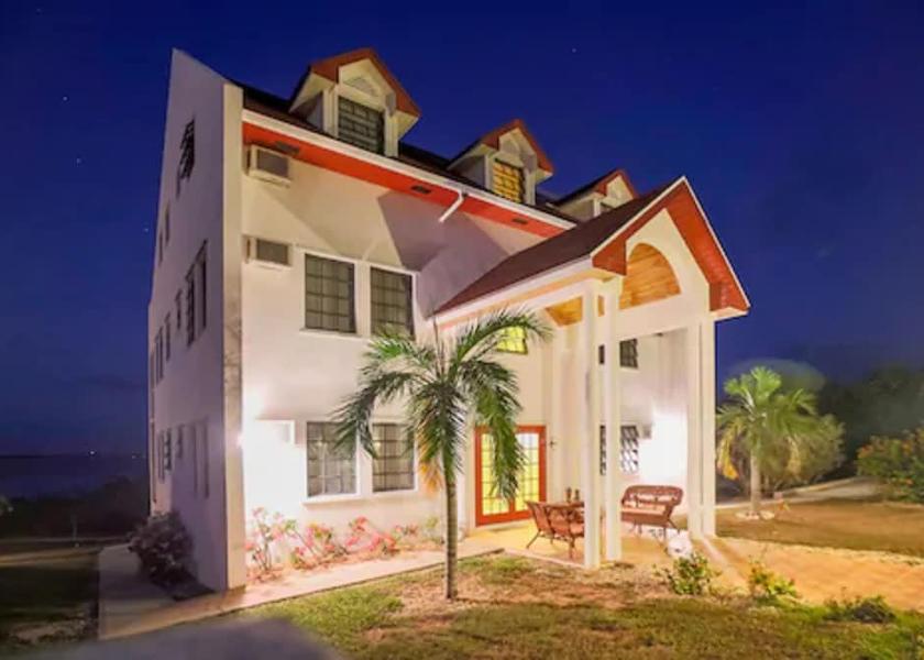 Long Island Clarence Town Facade