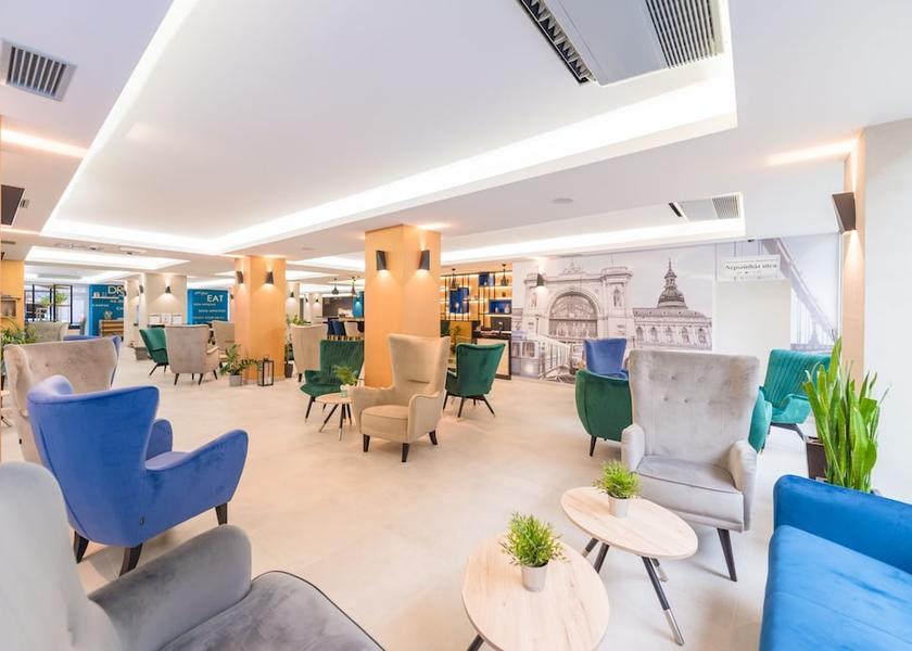  Budapest Lobby