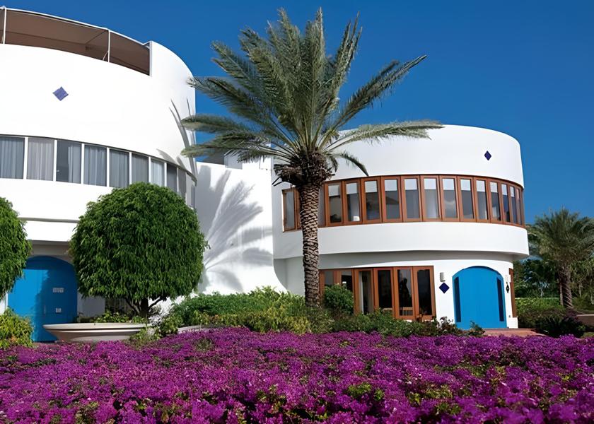  Rendezvous Bay Hotel Exterior