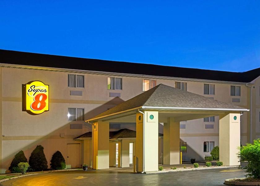 Illinois Granite City Exterior Detail