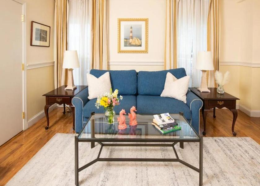 Rhode Island Newport Apartment Ground Floor, Jetted Tub (Pet Friendly)