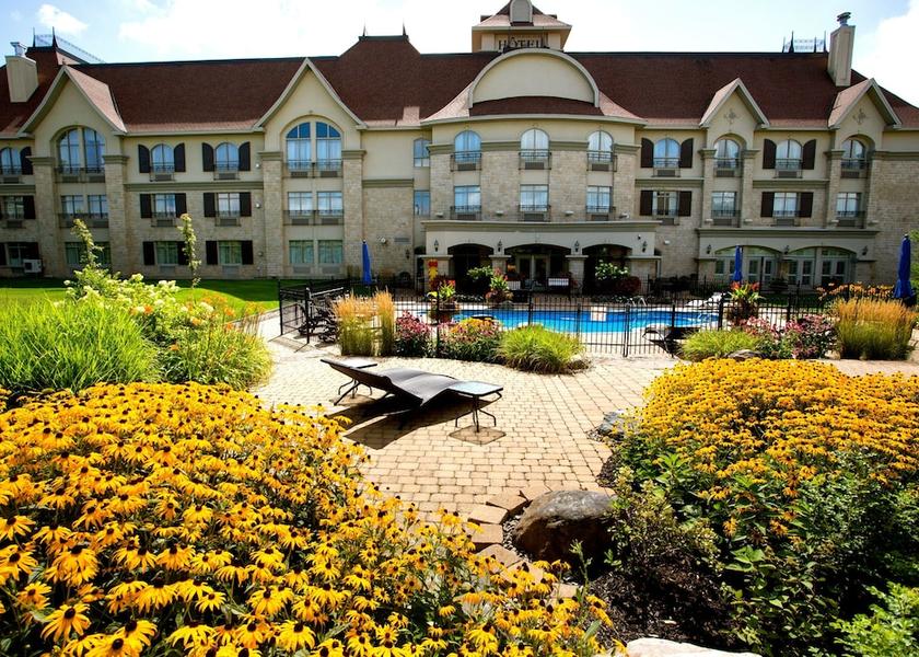 Quebec Bromont Courtyard