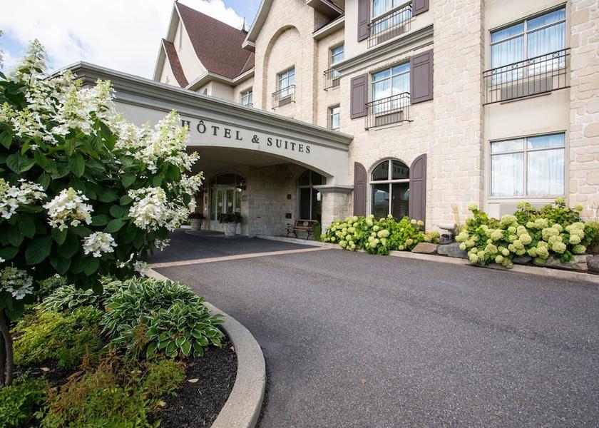 Quebec Bromont Front of property