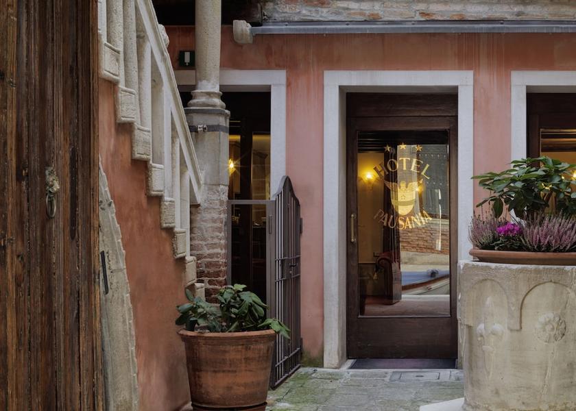 Veneto Venice Entrance