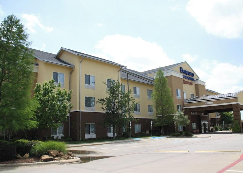 Texas Denton Exterior Detail