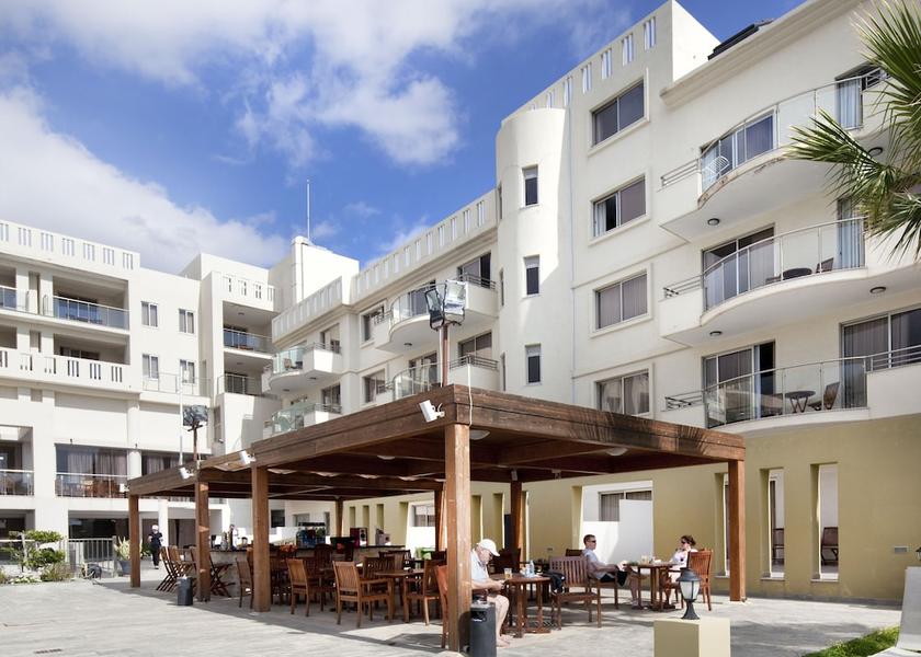 Paphos Paphos Poolside bar