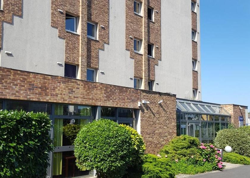 Ile-de-France Fresnes entrance