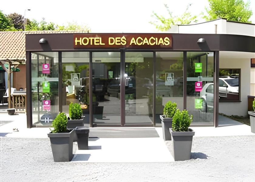 Hauts-de-France Neuville-en-Ferrain Hotel Exterior
