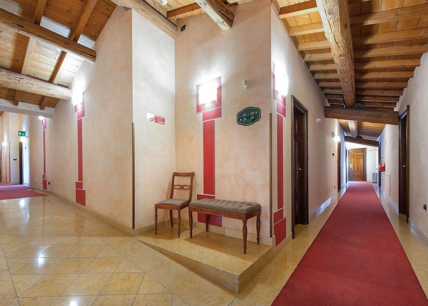 Veneto Castel d'Azzano Hallway