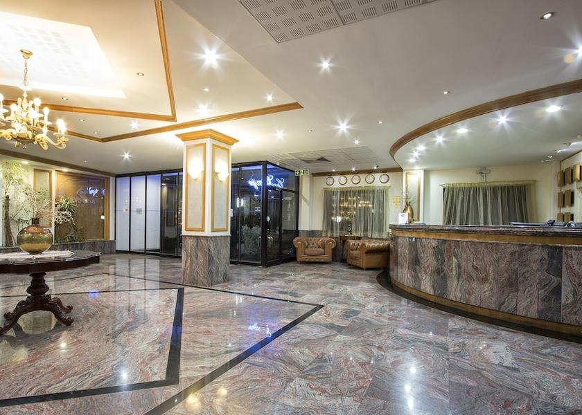  St. Paul's Bay Lobby