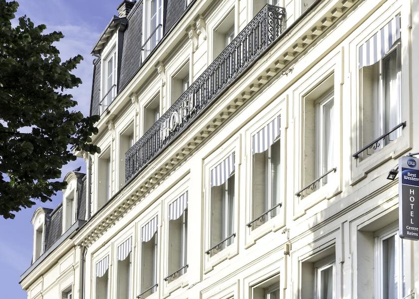 Grand Est Reims Front of property