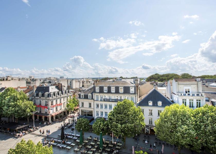 Grand Est Reims Exterior