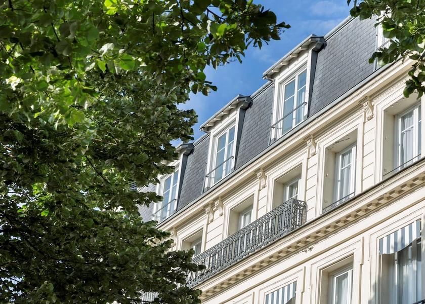 Grand Est Reims Exterior Detail