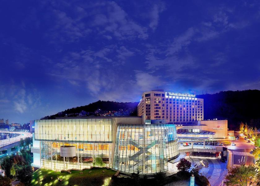  Seoul Hotel Exterior