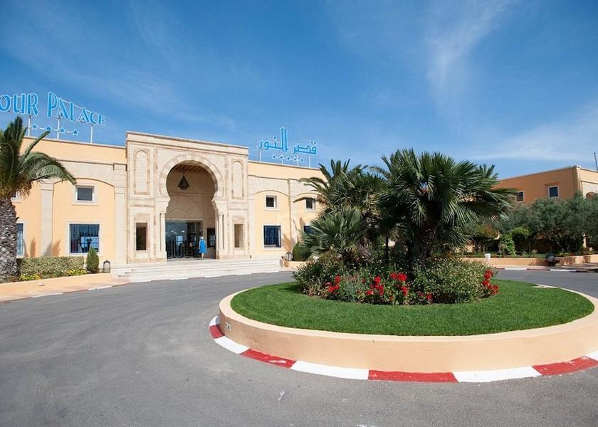  Mahdia Exterior Detail