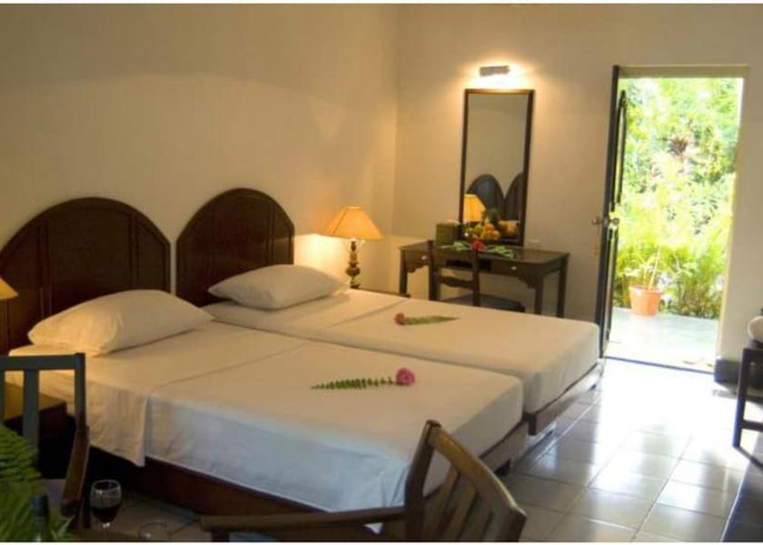 MV Maldives Exterior Detail