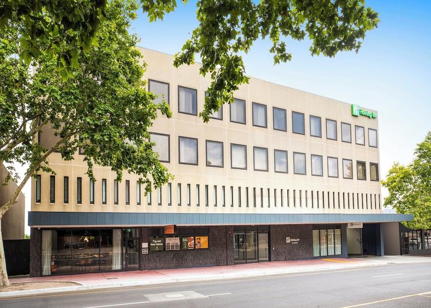 Victoria Melbourne Exterior