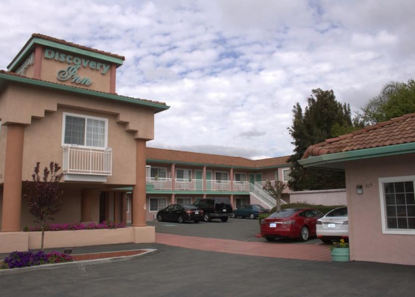 California Hayward Facade